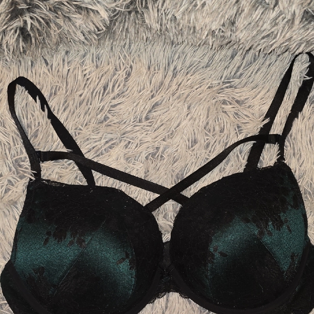 Torrid 42D Dark Teal and Black Lace Bra - Picture 5 of 7